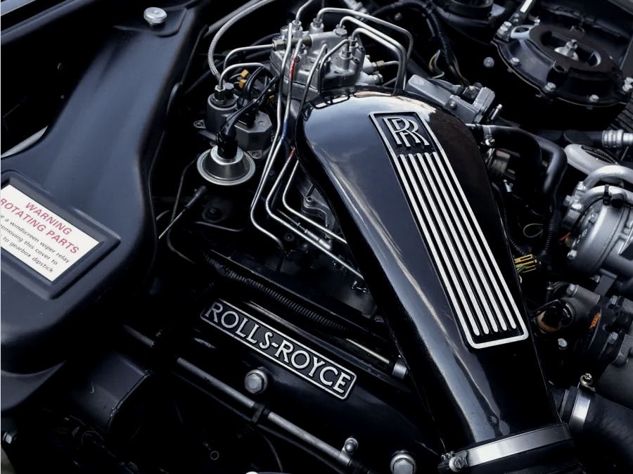 6.75 litre V8 engine bay